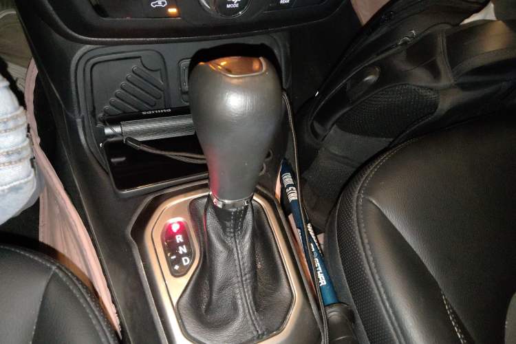 Used Jeep Renegade 2019 220T Automatic Elite Edition Gear Lever