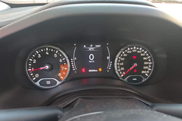 Used Jeep Renegade 2019 220T Automatic Leading Edition Instrument Cluster