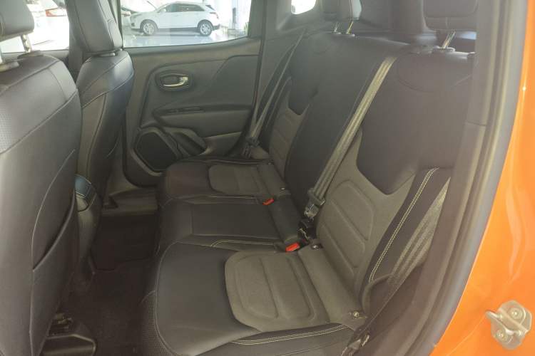 Used Jeep Renegade 2019 220T Automatic Elite Edition Interior 1
