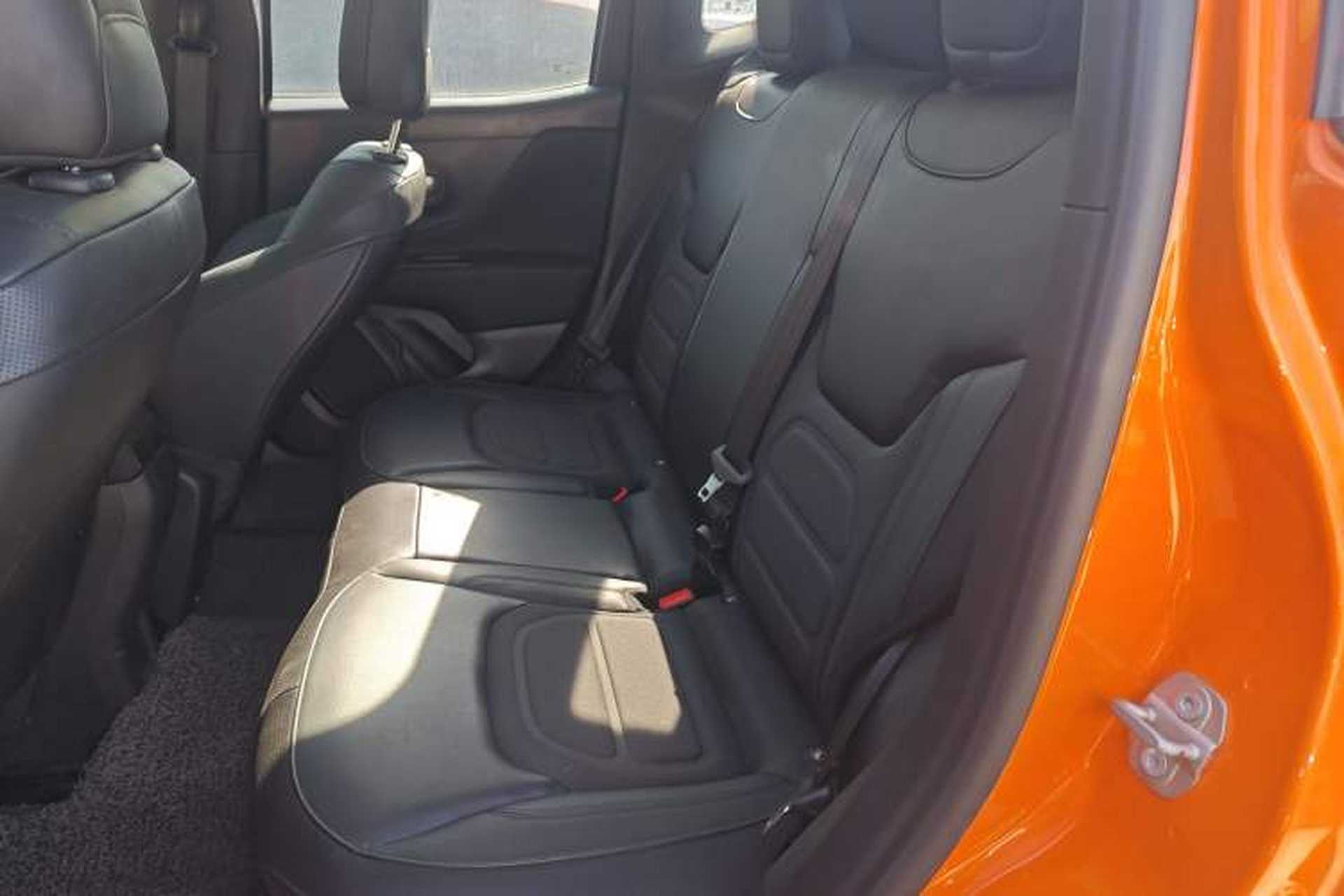 Used Jeep Renegade 2019 220T Automatic Leading Edition Interior 4