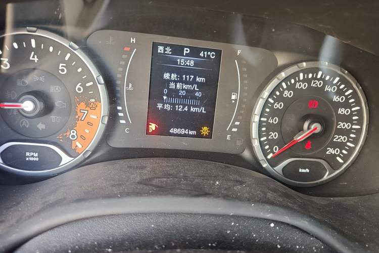 Used Jeep Renegade 2019 220T Automatic Leading Edition Odometer Close Up