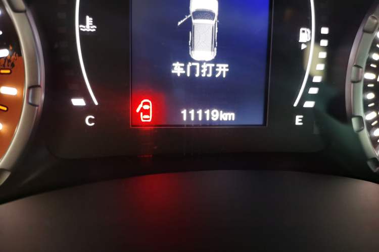 Used Jeep Renegade 2019 220T Automatic Elite Edition Odometer Close Up
