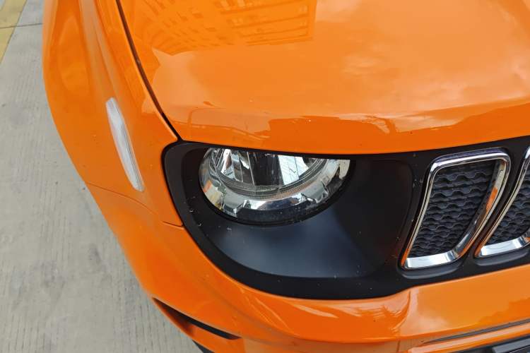 Used Jeep Renegade 2019 220T Automatic Leading Edition Right Front Headlight