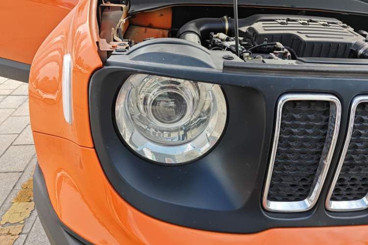 Used Jeep Renegade 2019 220T Automatic Leading Edition Right Front Headlight