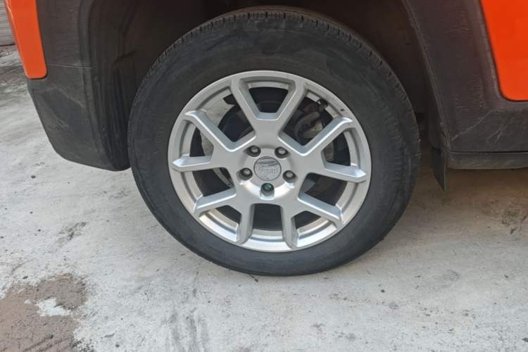 Used Jeep Renegade 2019 220T Automatic Leading Edition Right Rear Wheel Hub