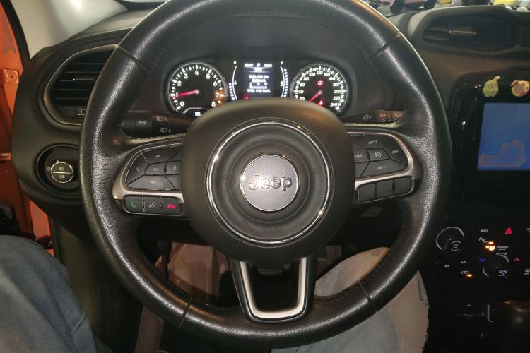 Used Jeep Renegade 2019 220T Automatic Elite Edition Steering Wheel