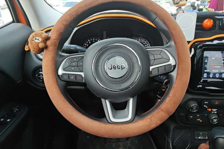 Used Jeep Renegade 2019 220T Automatic Leading Edition Steering Wheel