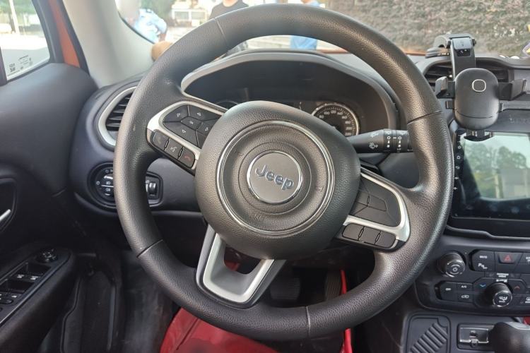 Used Jeep Renegade 2019 220T Automatic Leading Edition Steering Wheel