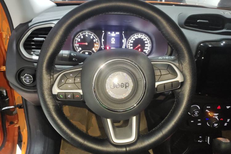 Used Jeep Renegade 2019 220T Automatic Leading Edition Steering Wheel