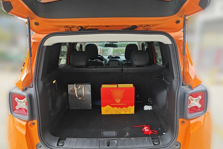 Used Jeep Renegade 2019 220T Automatic Leading Edition Trunk