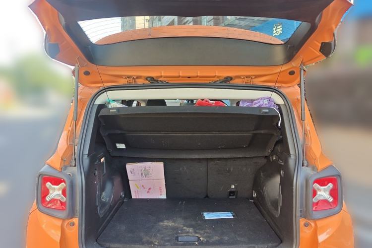 Used Jeep Renegade 2019 220T Automatic Leading Edition Trunk