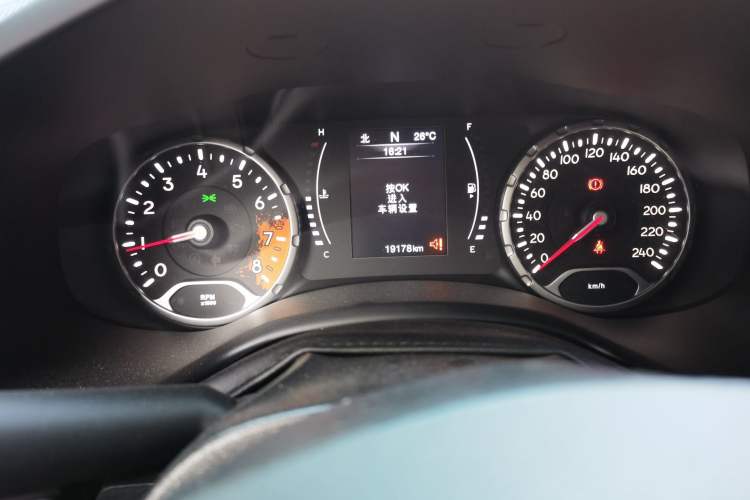 Used Jeep Renegade 2019 220T Automatic Standard Edition Odometer Close Up