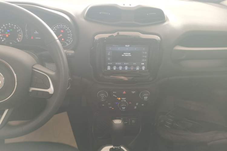 Used Jeep Renegade 2019 220T Automatic Leading Edition Audio And AC Panel