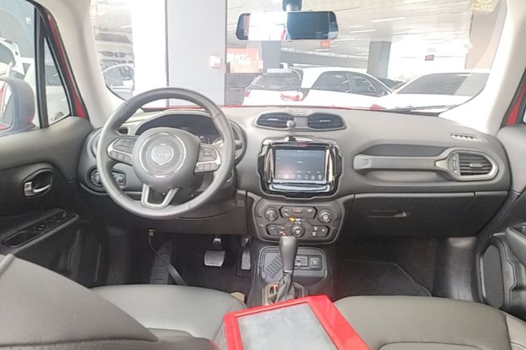 Used Jeep Renegade 2019 220T Automatic Elite Edition Center Console