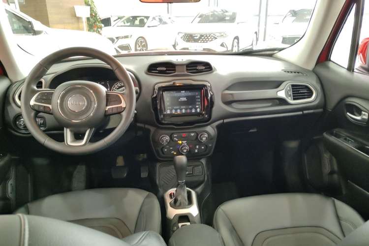 Used Jeep Renegade 2019 220T Automatic Leading Edition Center Console