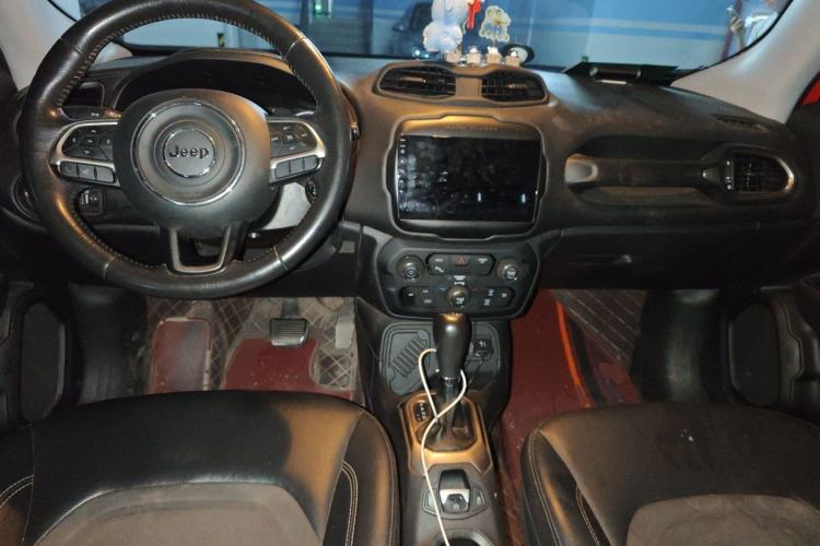 Used Jeep Renegade 2019 220T Automatic Elite Edition Center Console