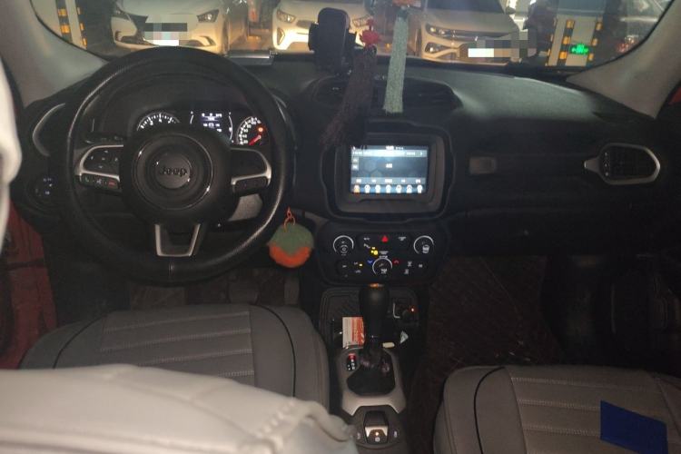 Used Jeep Renegade 2019 220T Automatic Standard Edition Center Console