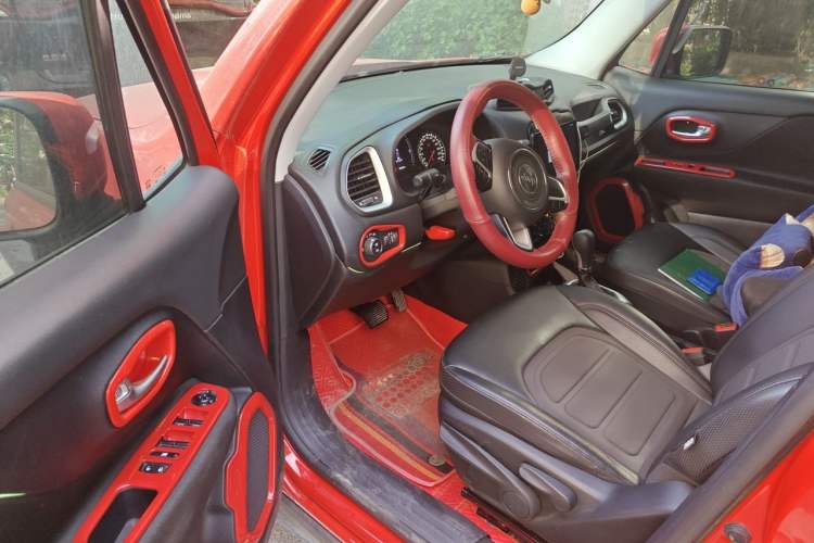 Used Jeep Renegade 2019 220T Automatic Leading Edition Driver Seat