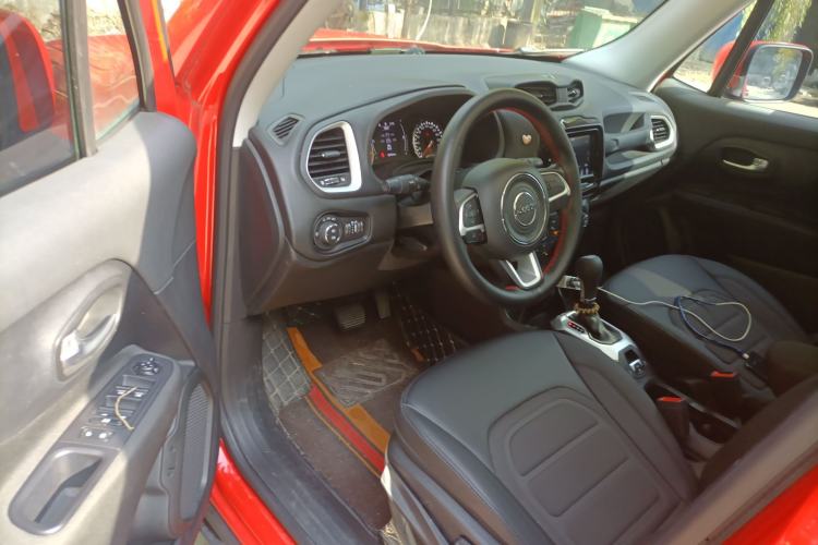 Used Jeep Renegade 2019 220T Automatic Leading Edition Driver Seat