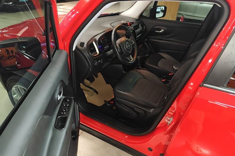 Used Jeep Renegade 2019 220T Automatic Elite Edition Driver Seat
