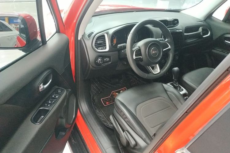 Used Jeep Renegade 2019 220T Automatic Leading Edition Driver Seat