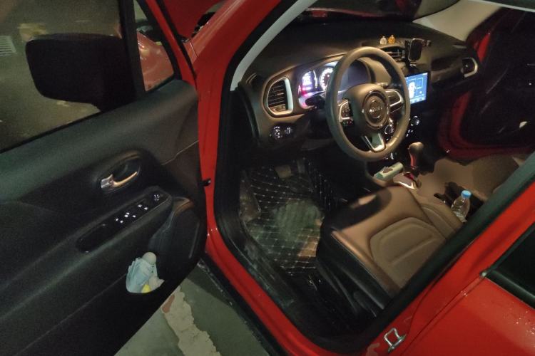 Used Jeep Renegade 2019 220T Automatic Leading Edition Driver Seat