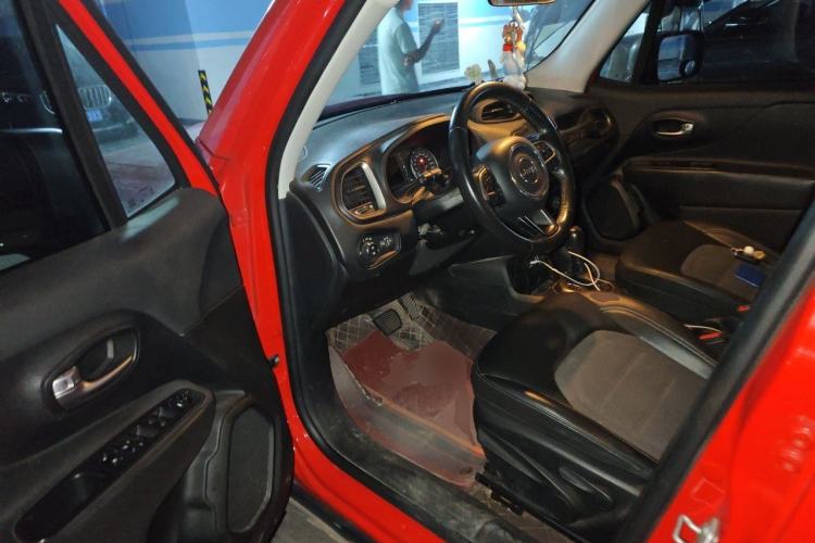 Used Jeep Renegade 2019 220T Automatic Elite Edition Driver Seat