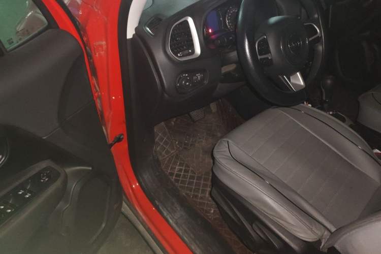 Used Jeep Renegade 2019 220T Automatic Standard Edition Driver Seat