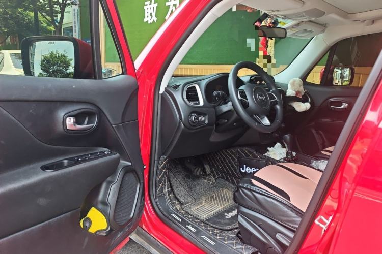 Used Jeep Renegade 2019 220T Automatic Leading Edition Driver Seat