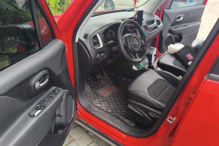 Used Jeep Renegade 2019 220T Automatic Elite Edition Driver Seat