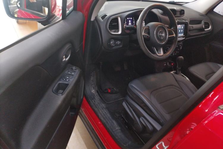 Used Jeep Renegade 2019 220T Automatic Leading Edition Driver Seat