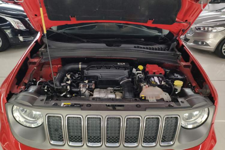 Used Jeep Renegade 2019 220T Automatic Elite Edition Engine Bay