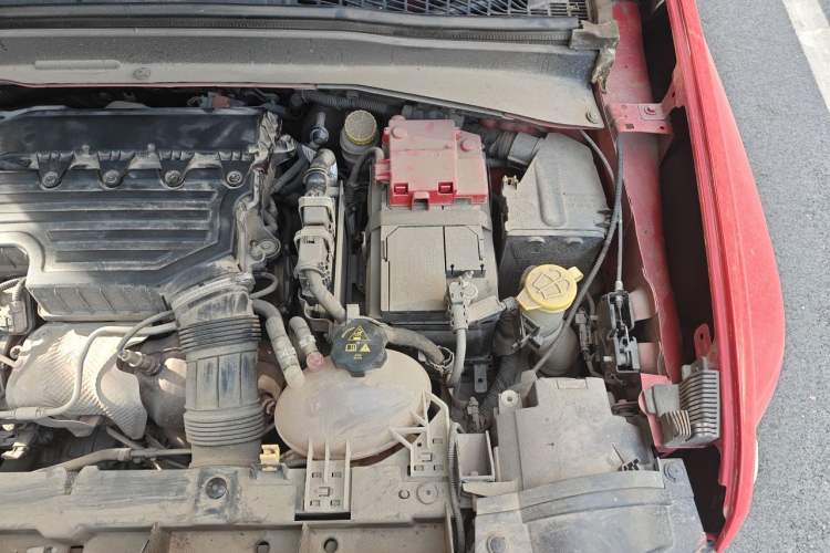 Used Jeep Renegade 2019 220T Automatic Leading Edition Engine Bay Left