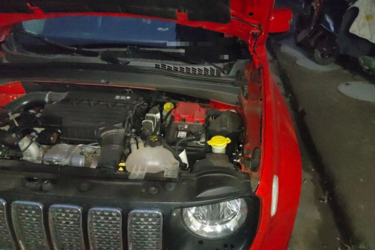 Used Jeep Renegade 2019 220T Automatic Leading Edition Engine Bay Left