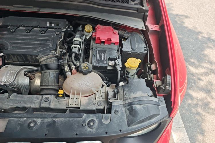 Used Jeep Renegade 2019 220T Automatic Leading Edition Engine Bay Left