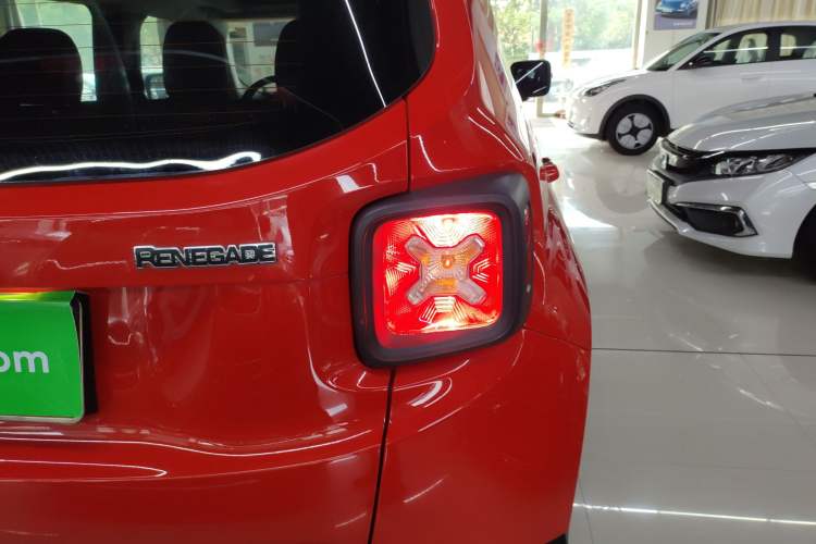 Used Jeep Renegade 2019 220T Automatic Elite Edition Exterior 6