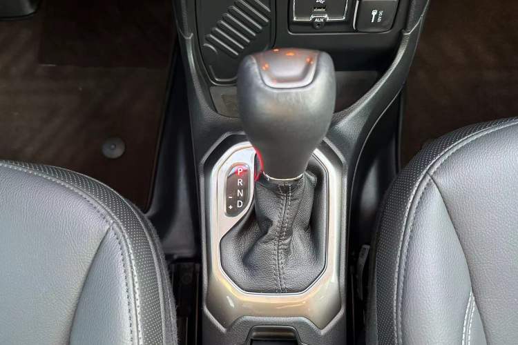 Used Jeep Renegade 2019 220T Automatic Elite Edition Gear Lever