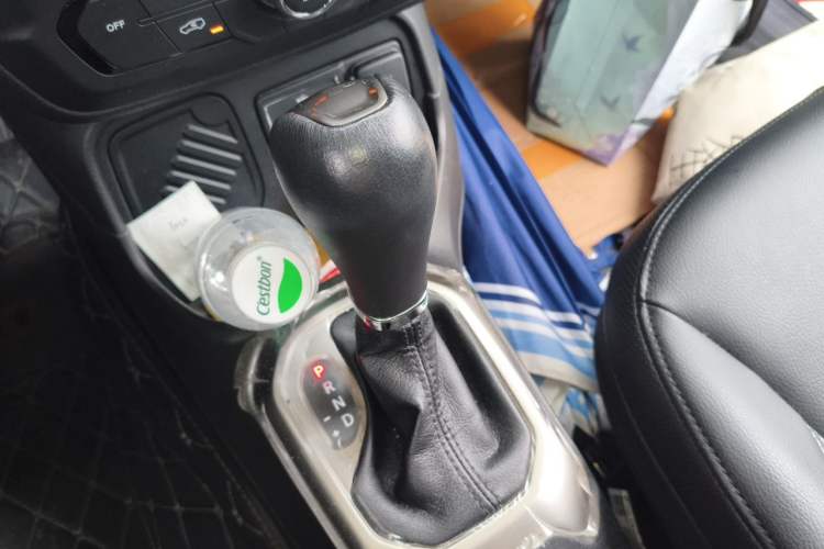 Used Jeep Renegade 2019 220T Automatic Elite Edition Gear Lever