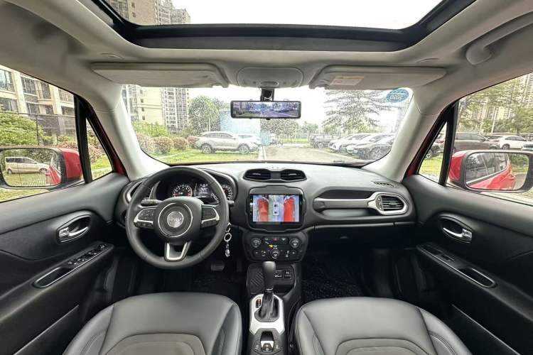 Used Jeep Renegade 2019 220T Automatic Leading Edition Interior 1