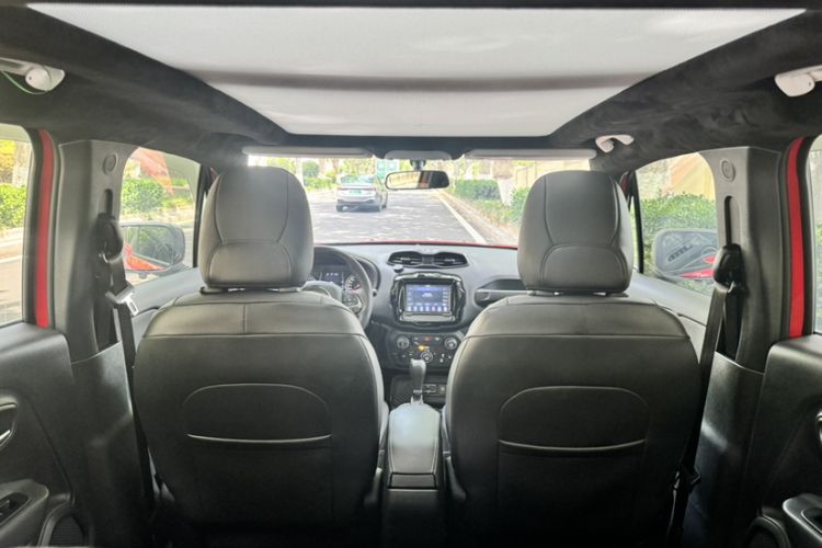 Used Jeep Renegade 2019 220T Automatic Elite Edition Interior 1