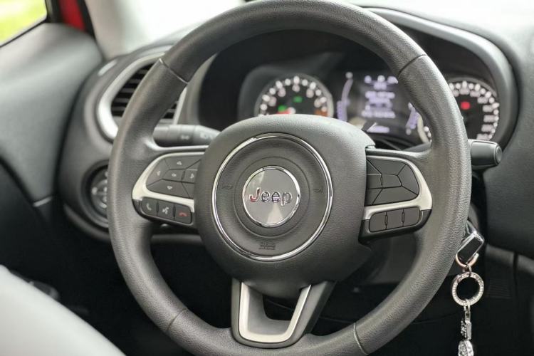 Used Jeep Renegade 2019 220T Automatic Leading Edition Interior 2