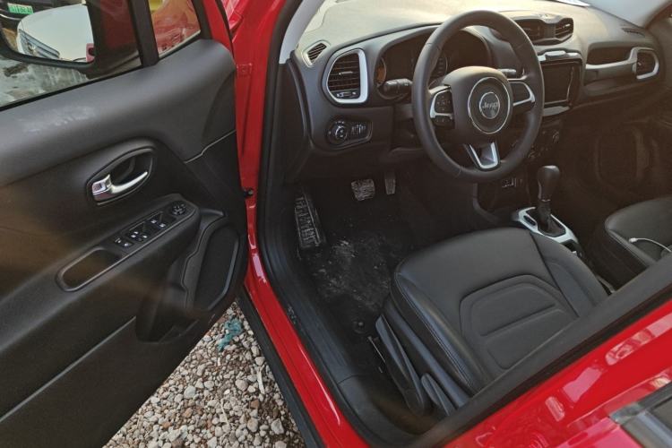 Used Jeep Renegade 2019 220T Automatic Leading Edition Interior 2