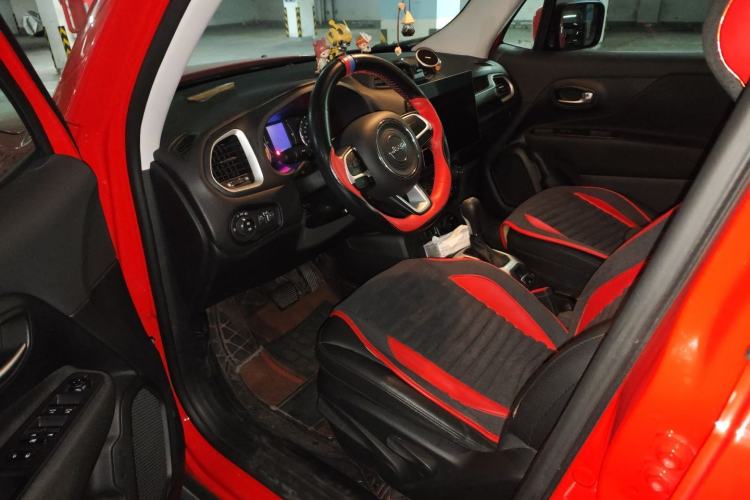 Used Jeep Renegade 2019 220T Automatic Leading Edition Interior 3