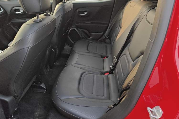 Used Jeep Renegade 2019 220T Automatic Leading Edition Interior 3