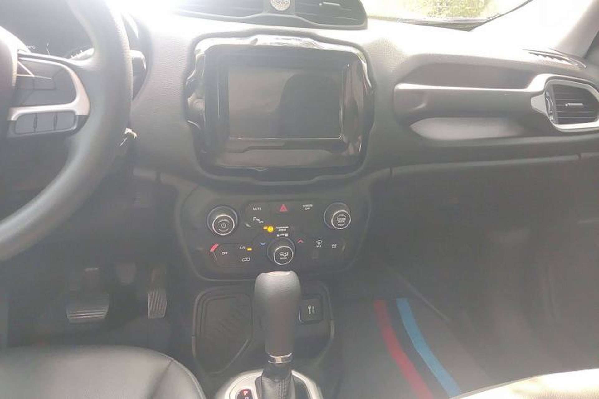 Used Jeep Renegade 2019 220T Automatic Leading Edition Interior 5