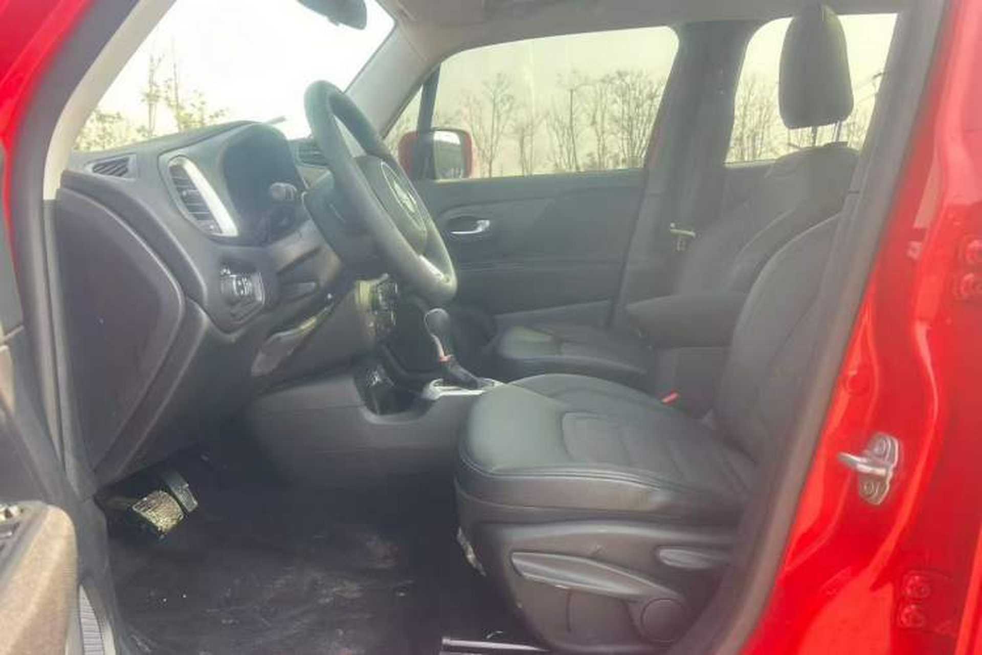 Used Jeep Renegade 2019 220T Automatic Leading Edition Interior 5