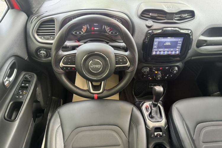 Used Jeep Renegade 2019 220T Automatic Elite Edition Interior 5