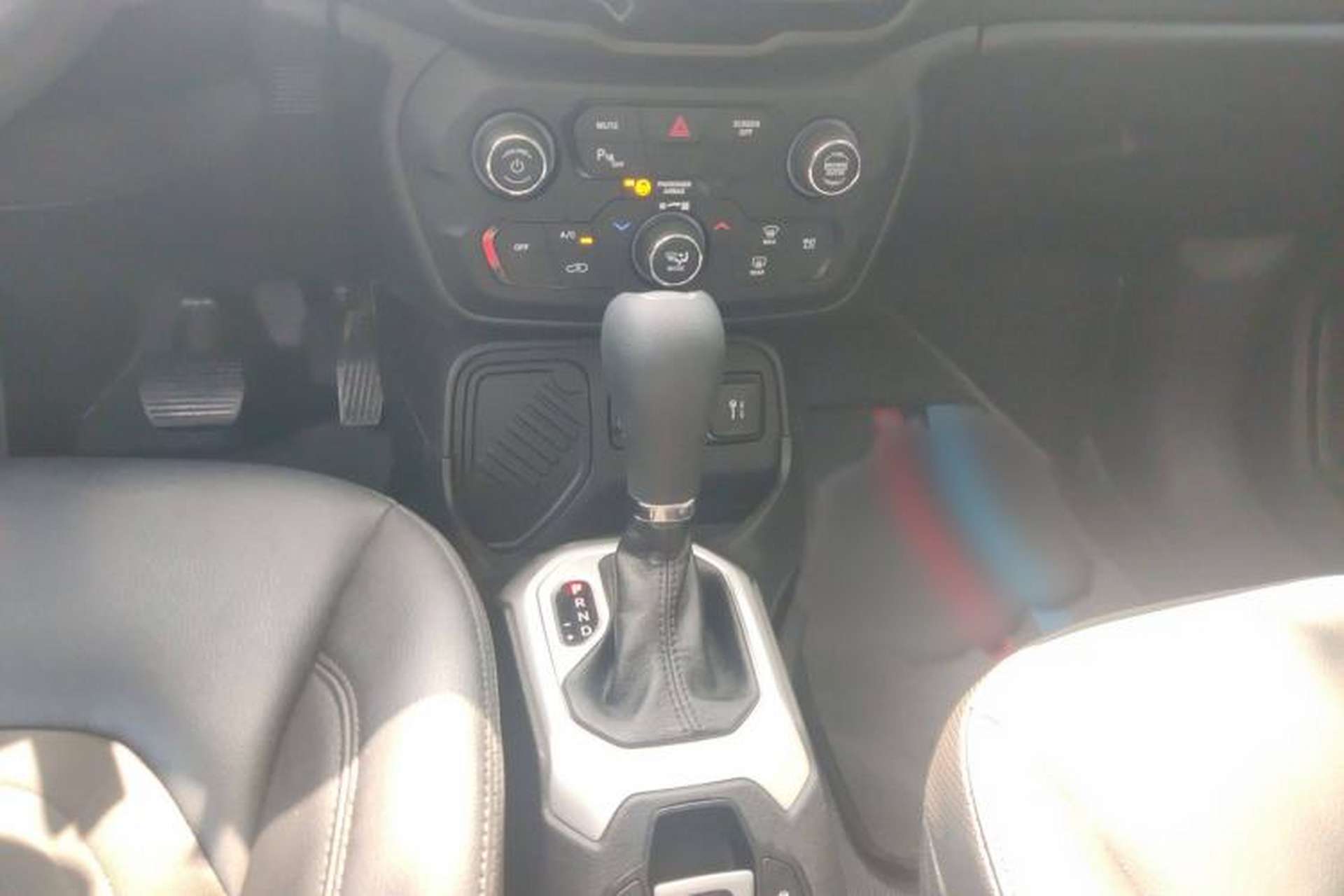 Used Jeep Renegade 2019 220T Automatic Leading Edition Interior 6