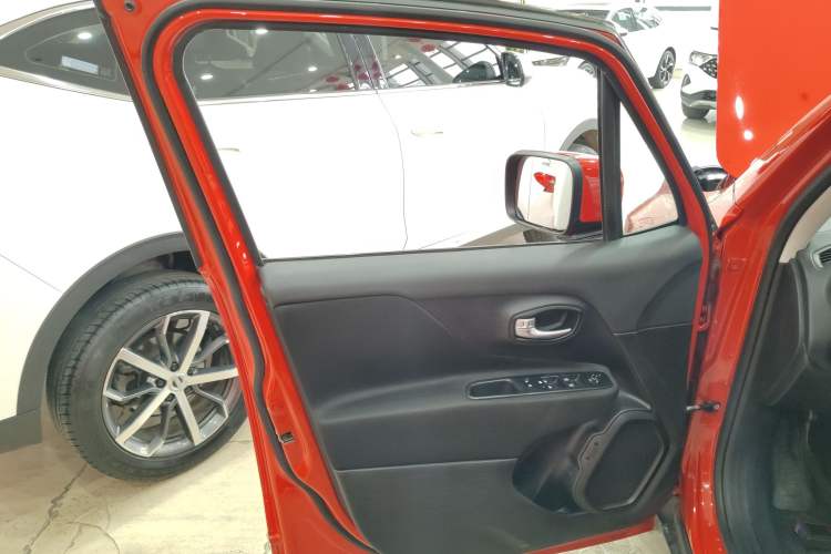 Used Jeep Renegade 2019 220T Automatic Leading Edition Left Front Door Interior