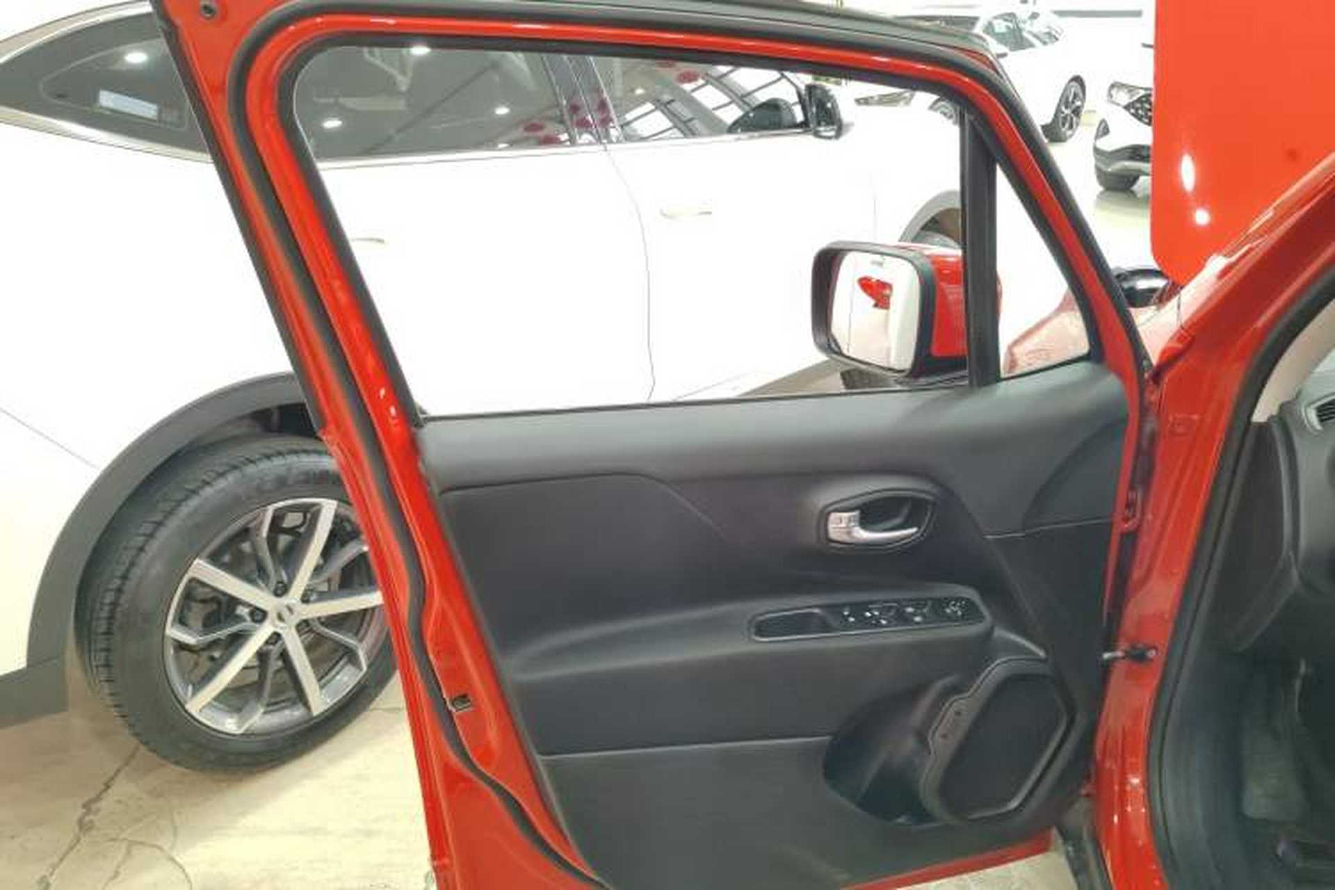 Used Jeep Renegade 2019 220T Automatic Leading Edition Left Front Door Interior